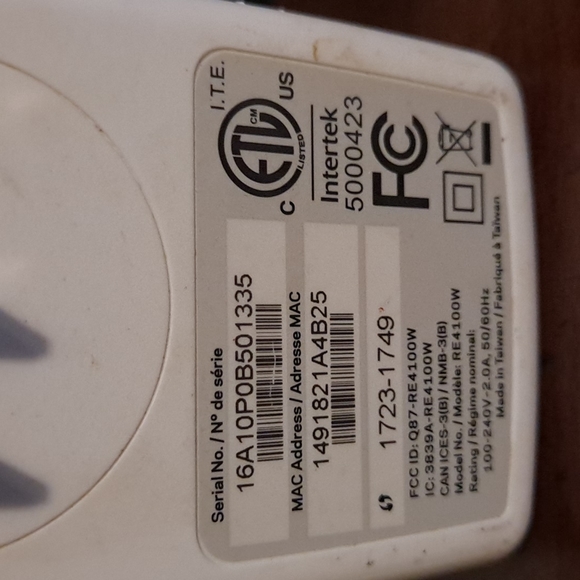 Linksys Max-Stream™ RE7000 AC1900 MU-MIMO Range Extender - Picture 2 of 4